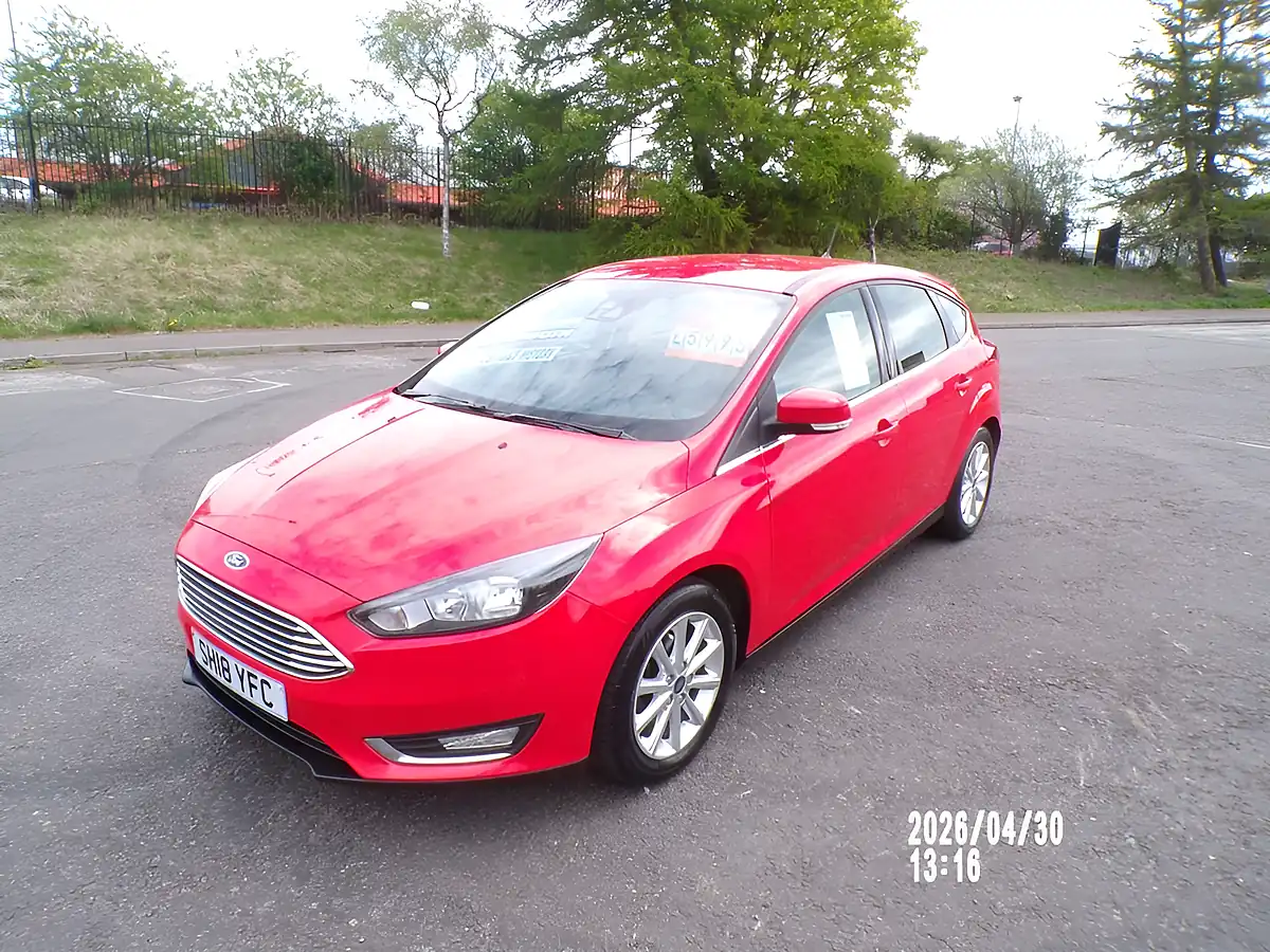 Used 2018 Ford Focus Titanium Red - Interior and Exterior details 6