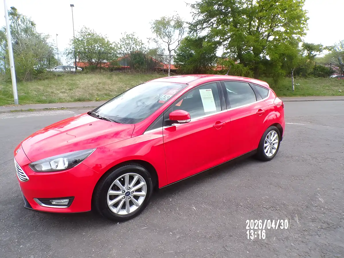 Used 2018 Ford Focus Titanium Red - Interior and Exterior details 7