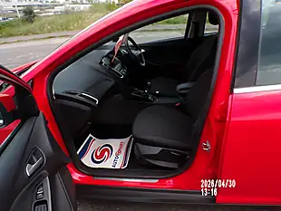 Used 2018 Ford Focus Titanium Red - Interior and Exterior details 8