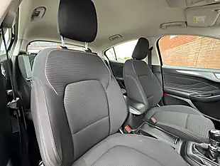 Used 2018 Ford Focus Titanium Shadow Black - Interior and Exterior details 10