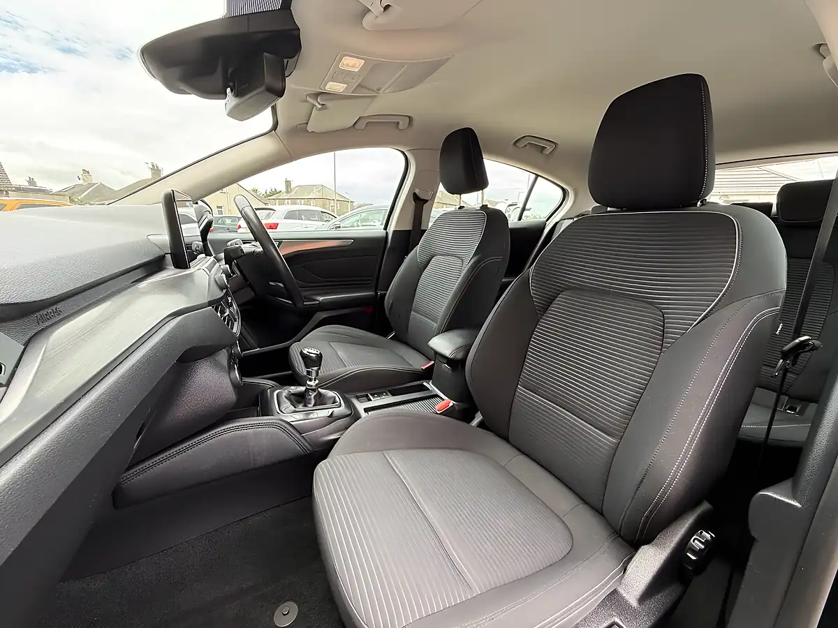 Used 2018 Ford Focus Titanium Shadow Black - Interior and Exterior details 14