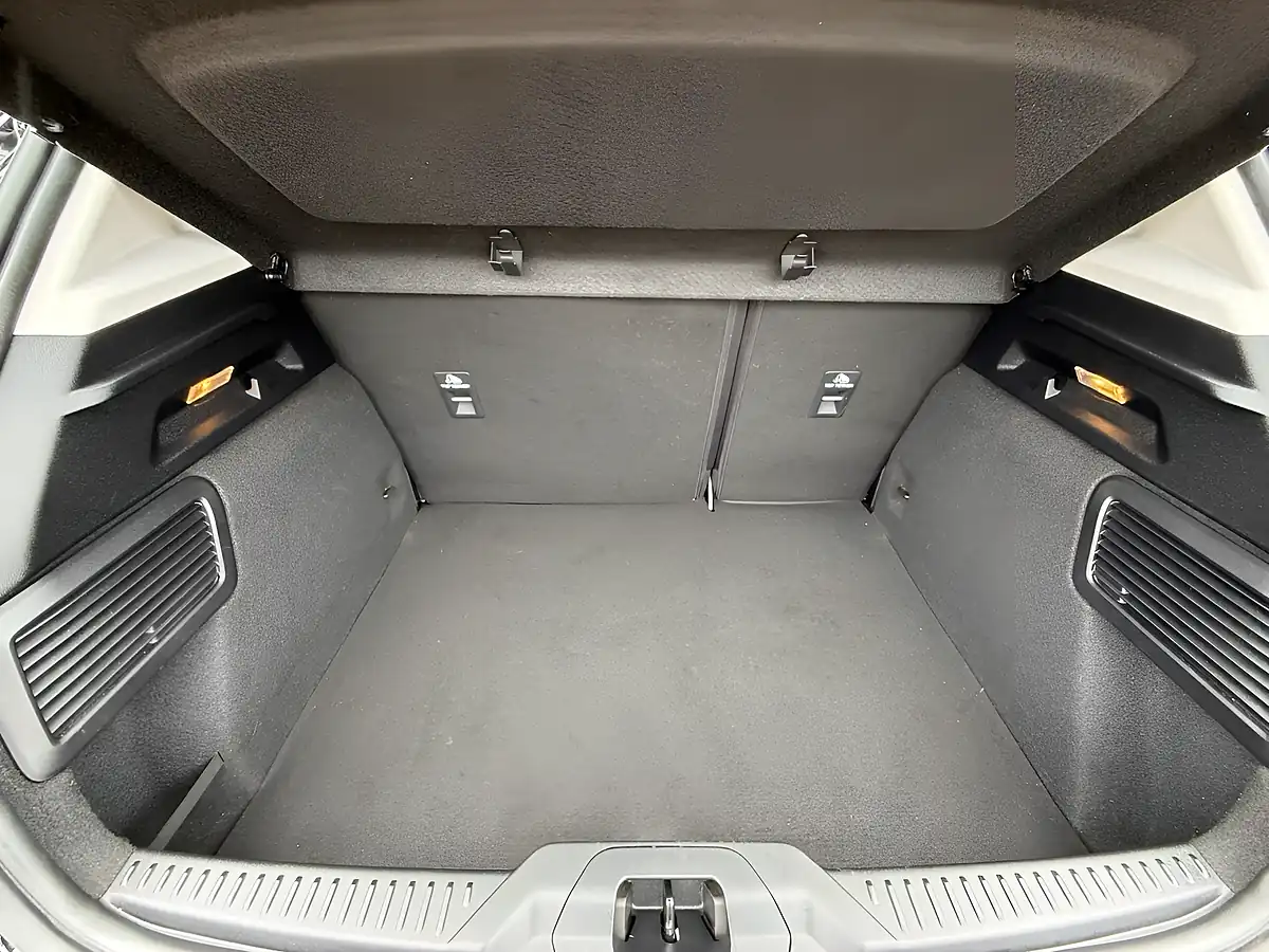 Used 2018 Ford Focus Titanium Shadow Black - Interior and Exterior details 16