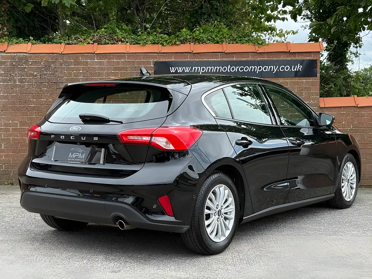 Used 2018 Ford Focus Titanium Shadow Black - Interior and Exterior details 5