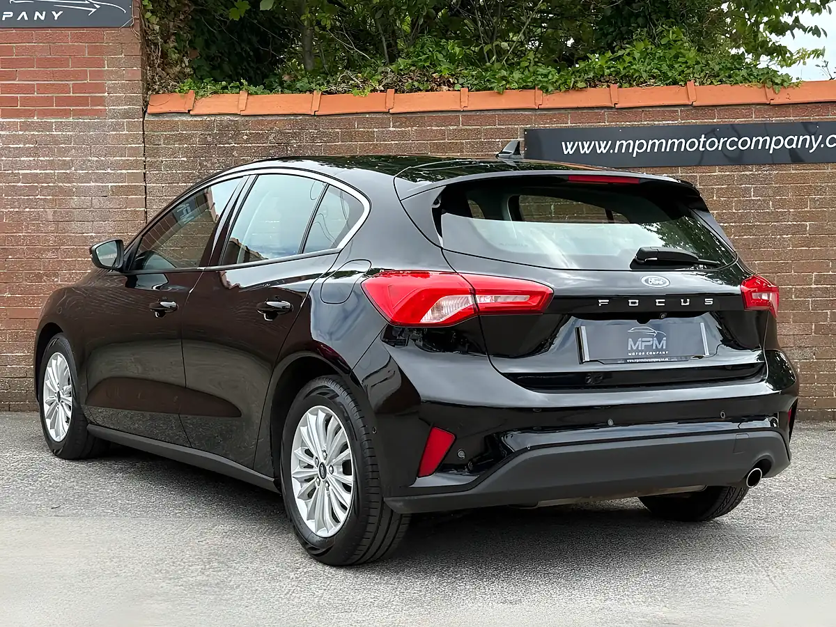 Used 2018 Ford Focus Titanium Shadow Black - Interior and Exterior details 6