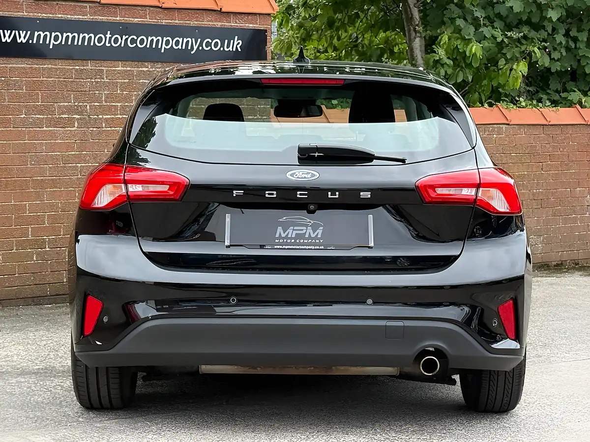 Used 2018 Ford Focus Titanium Shadow Black - Interior and Exterior details 8