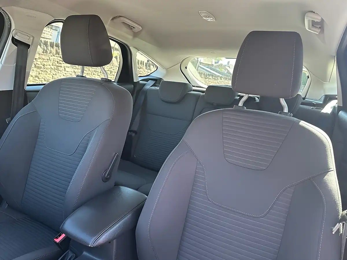 Used 2018 Ford Focus Titanium Silver - Interior and Exterior details 14