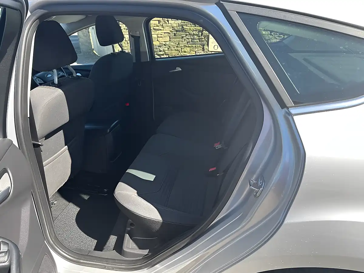 Used 2018 Ford Focus Titanium Silver - Interior and Exterior details 17