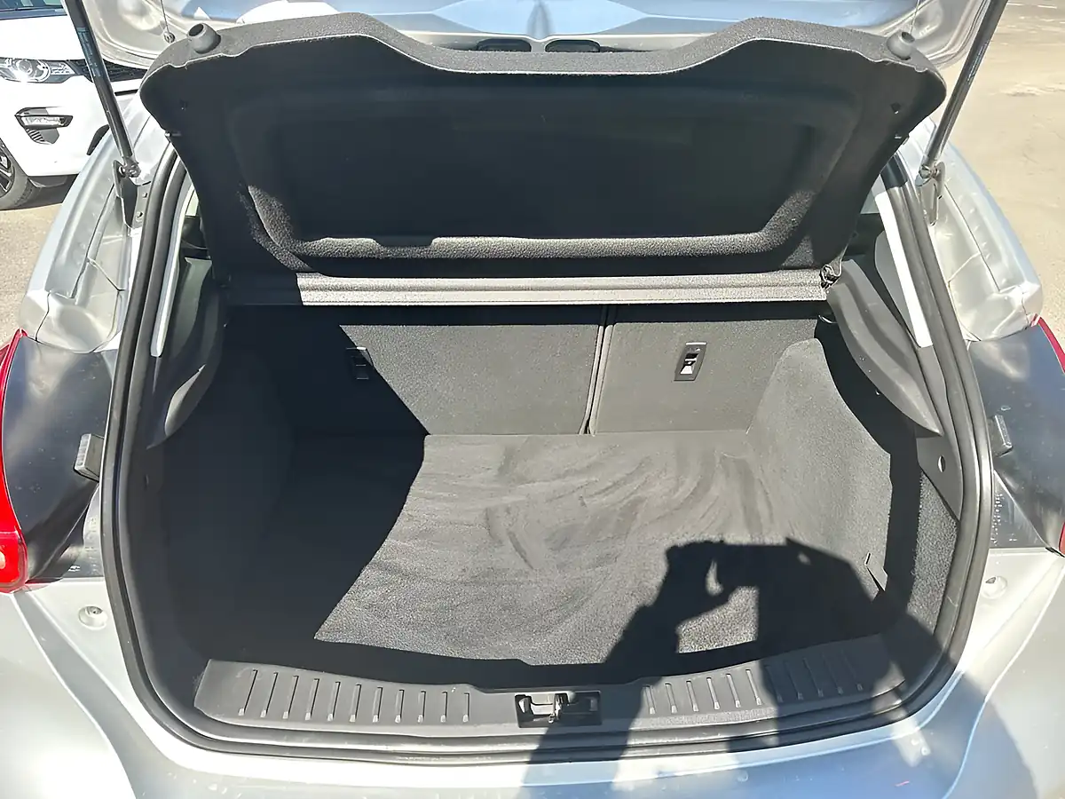 Used 2018 Ford Focus Titanium Silver - Interior and Exterior details 19
