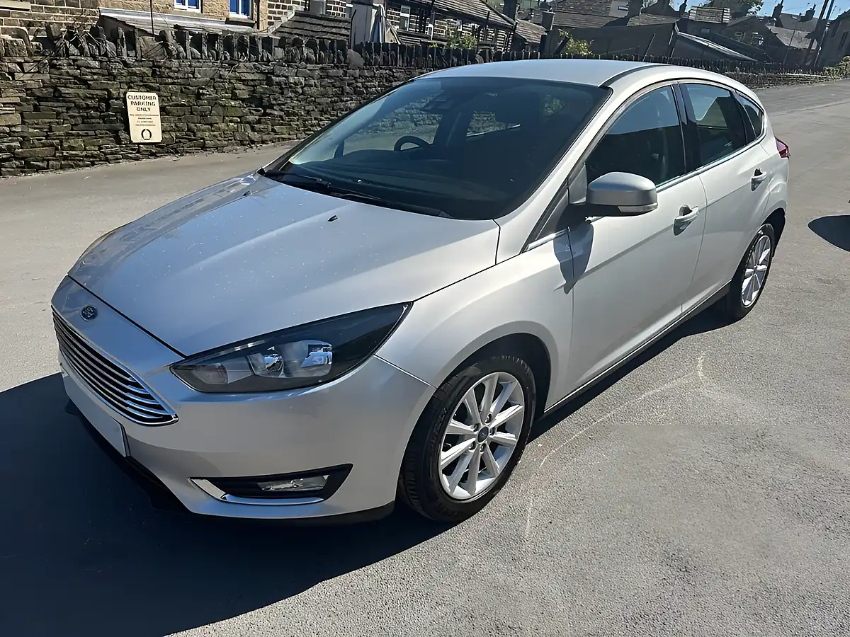 Used 2018 Ford Focus Titanium Silver - Interior and Exterior details 4