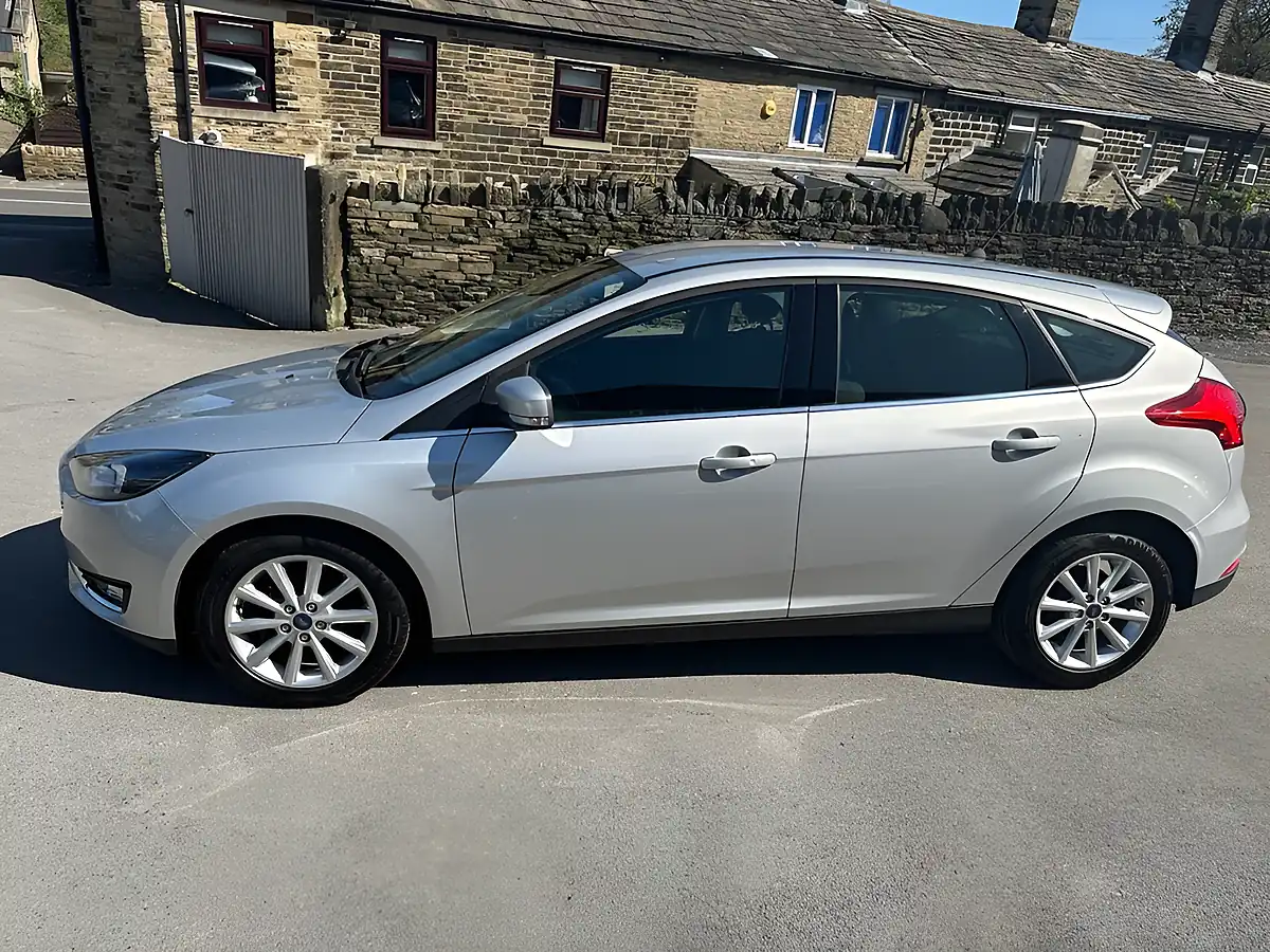 Used 2018 Ford Focus Titanium Silver - Interior and Exterior details 5