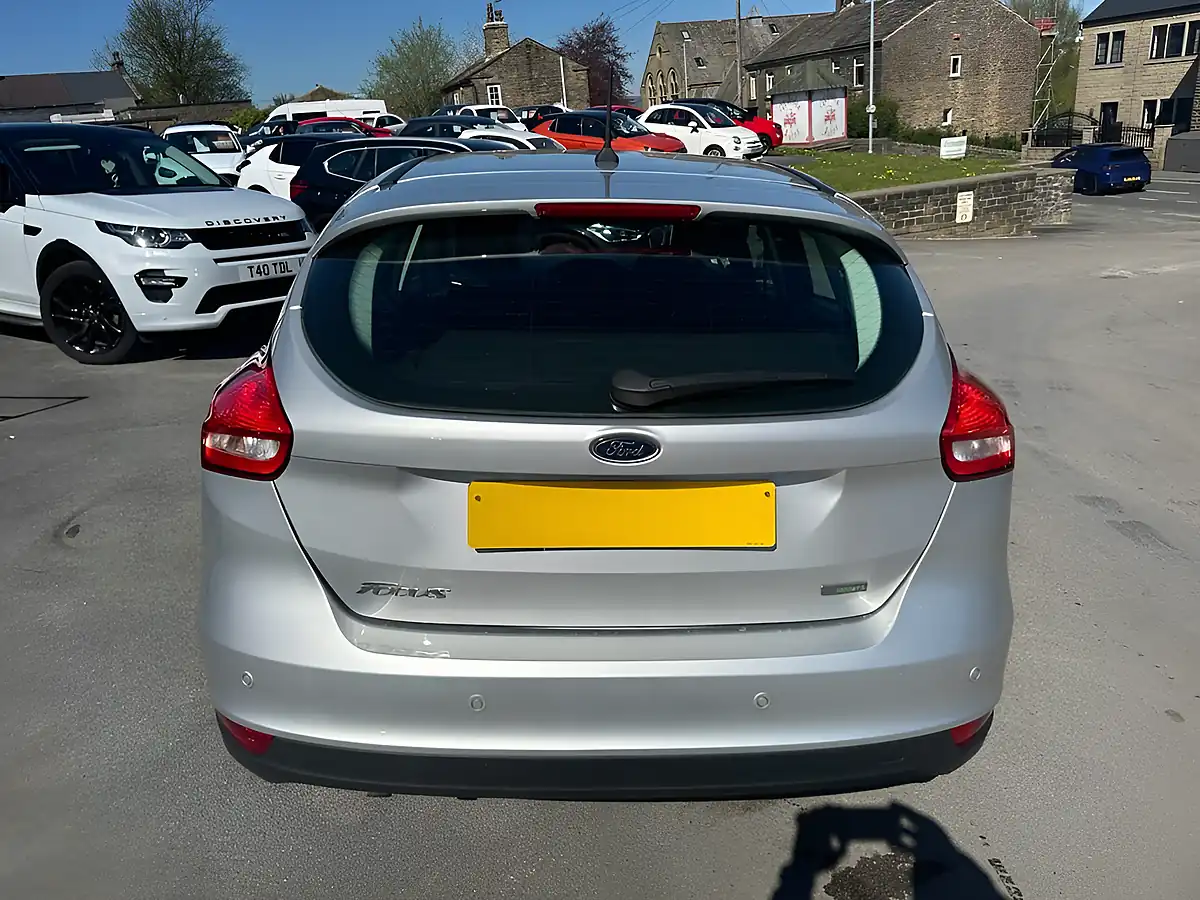 Used 2018 Ford Focus Titanium Silver - Interior and Exterior details 7