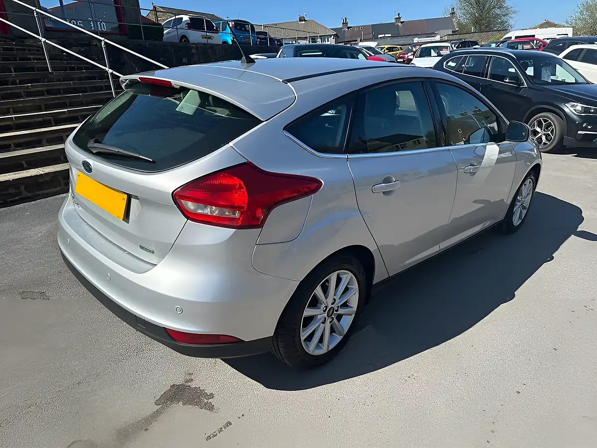 Used 2018 Ford Focus Titanium Silver - Interior and Exterior details 8