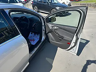 Used 2018 Ford Focus Titanium Silver - Interior and Exterior details 9