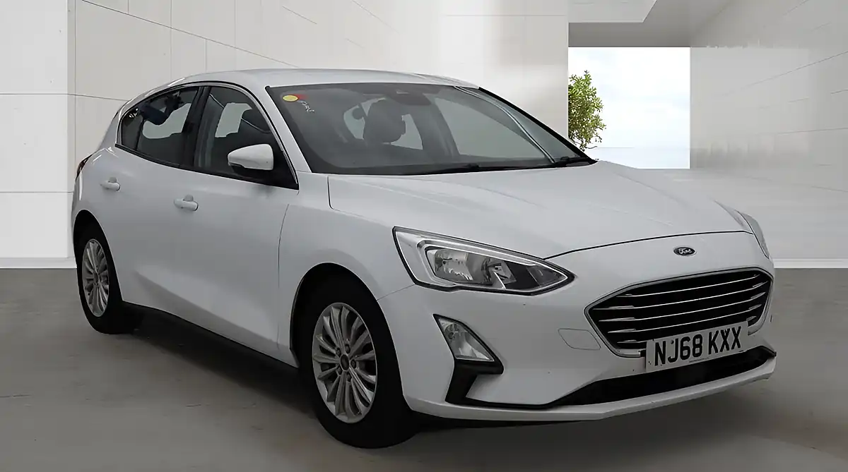 Used 2018 Ford Focus Titanium White - Front View