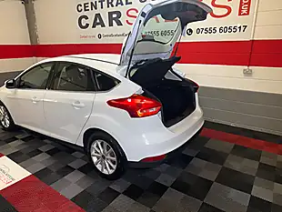 Used 2018 Ford Focus Titanium White - Interior and Exterior details 10