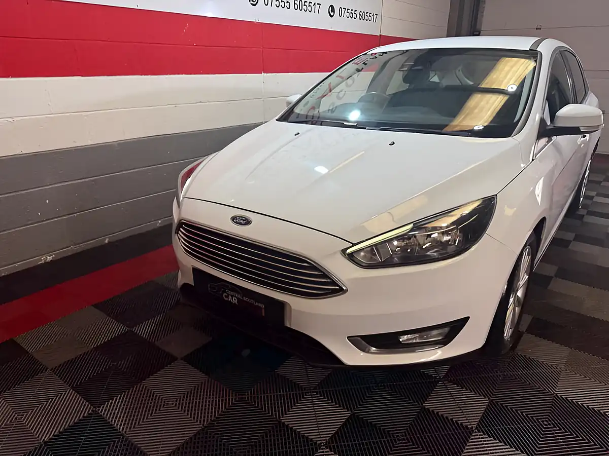 Used 2018 Ford Focus Titanium White - Interior and Exterior details 7