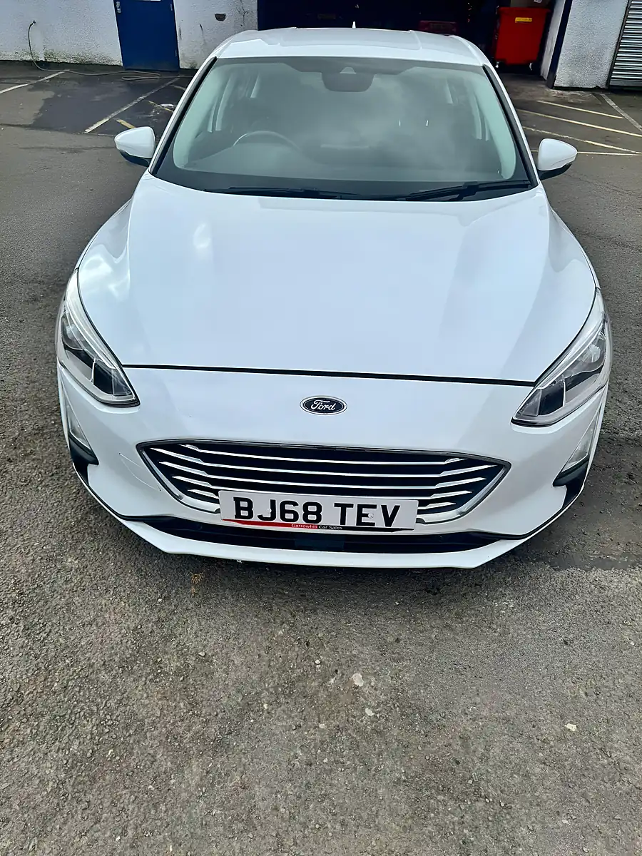 Used 2018 Ford Focus Titanium White - Interior and Exterior details 4