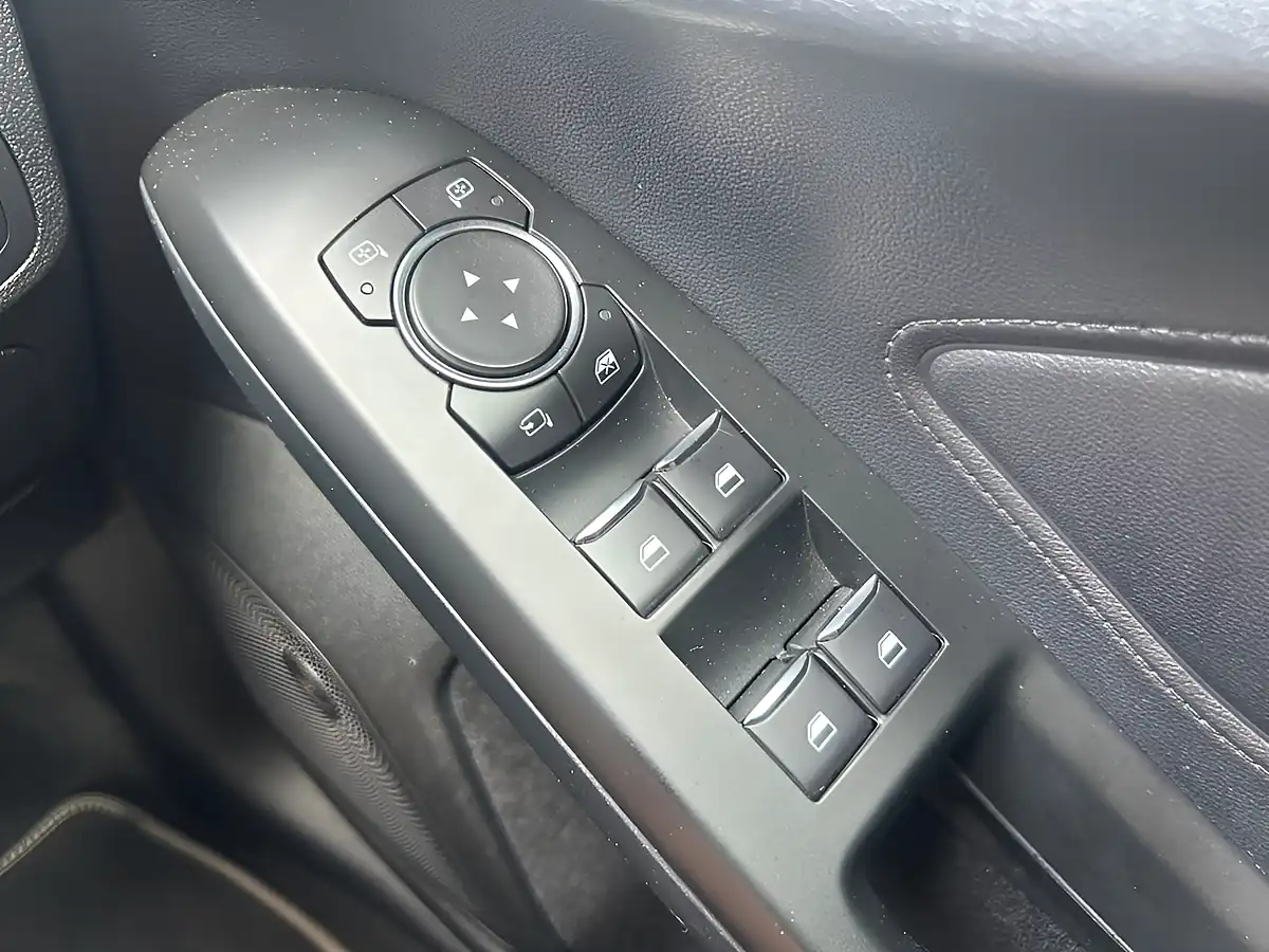 Used 2018 Ford Focus Titanium X Blue - Interior and Exterior details 14