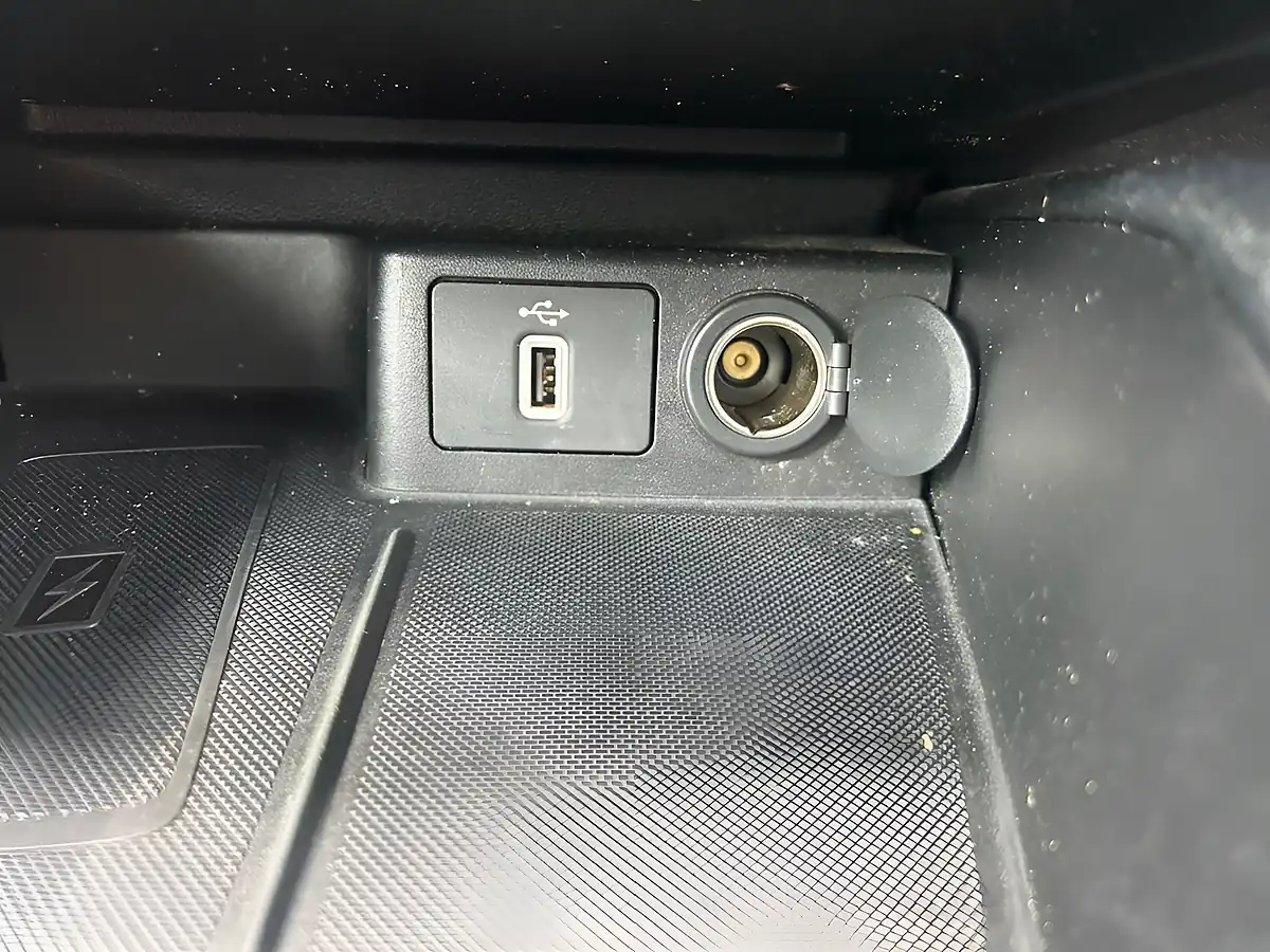 Used 2018 Ford Focus Titanium X Blue - Interior and Exterior details 16