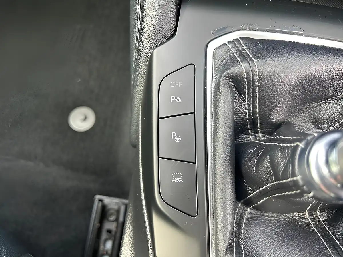 Used 2018 Ford Focus Titanium X Blue - Interior and Exterior details 17