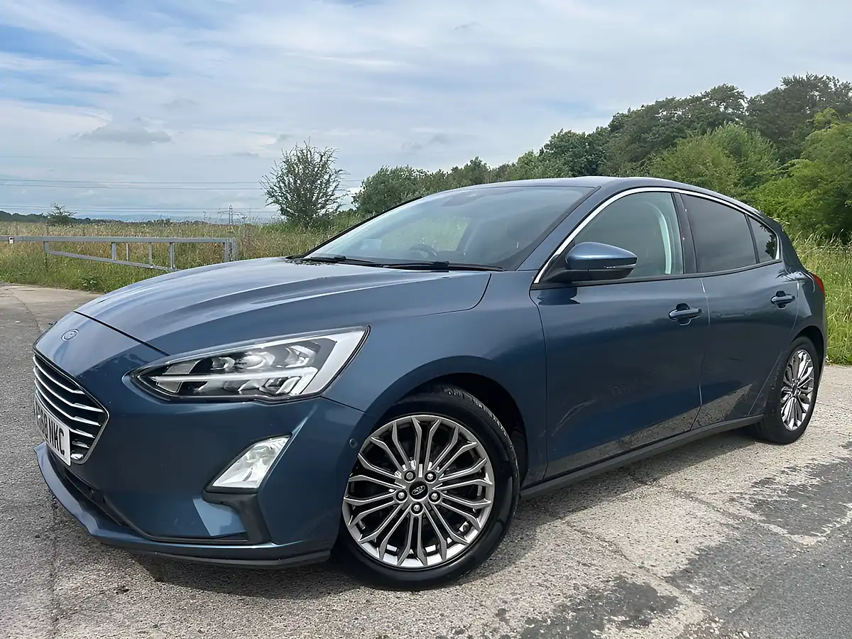 Used 2018 Ford Focus Titanium X Blue - Interior and Exterior details 4