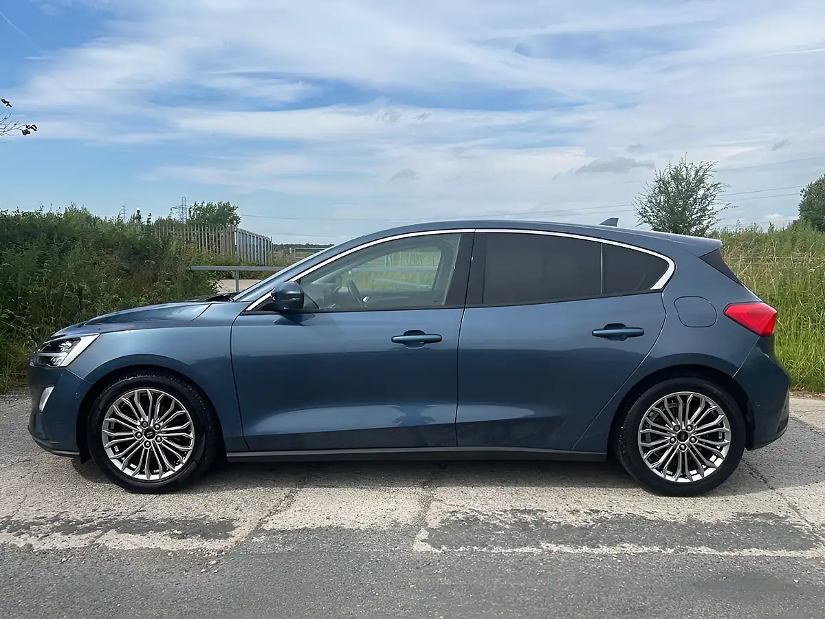 Used 2018 Ford Focus Titanium X Blue - Interior and Exterior details 5