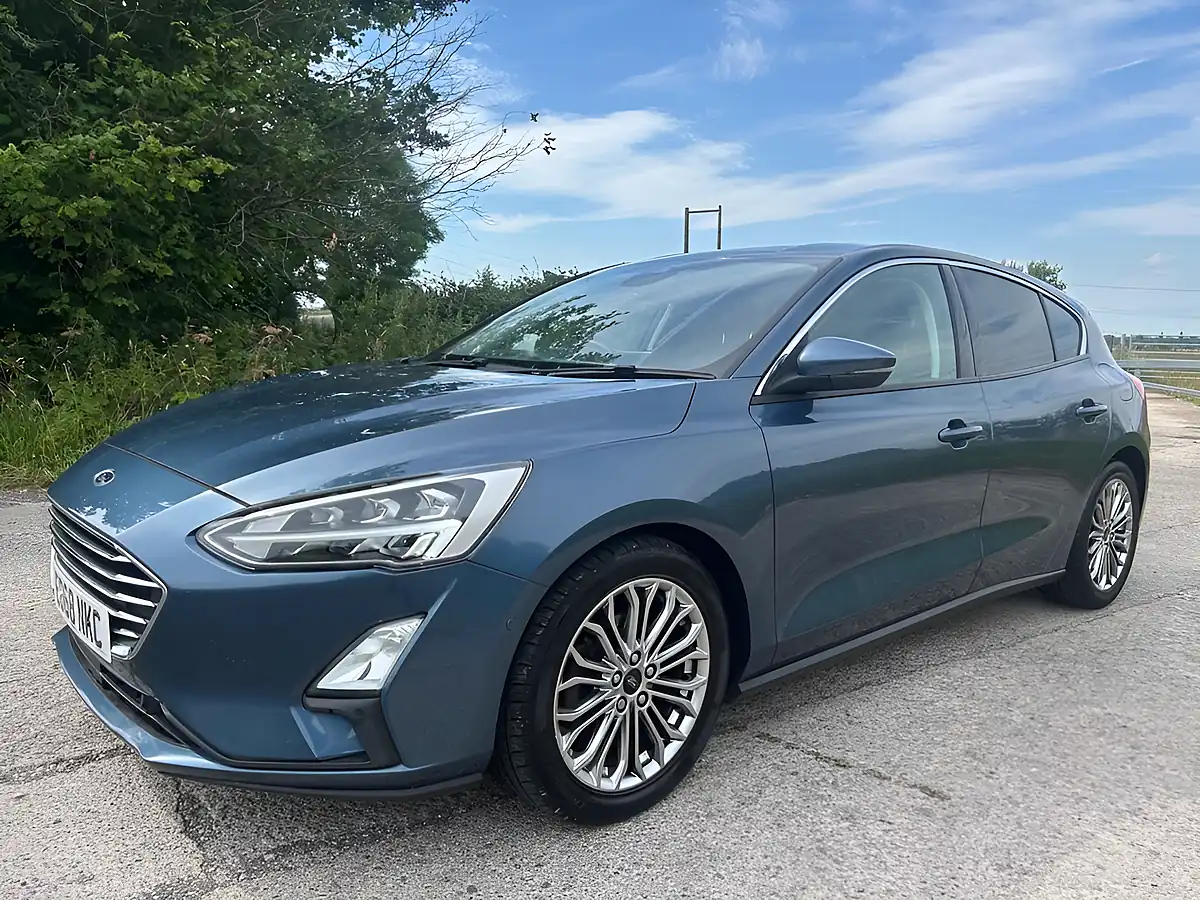 Used 2018 Ford Focus Titanium X Blue - Interior and Exterior details 8