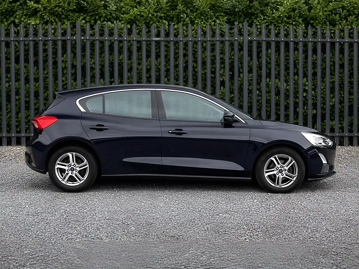 Used 2018 Ford Focus Zetec Black - Interior and Exterior details 6