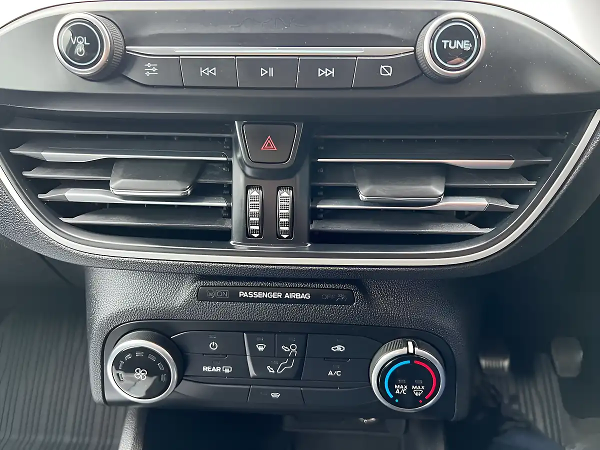 Used 2018 Ford Focus Zetec Black - Interior and Exterior details 18