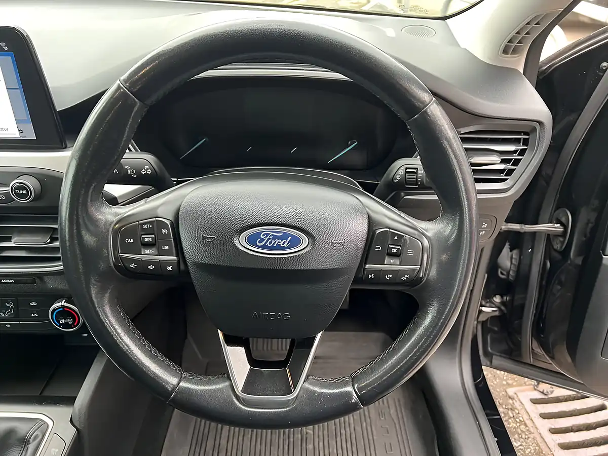 Used 2018 Ford Focus Zetec Black - Interior and Exterior details 9