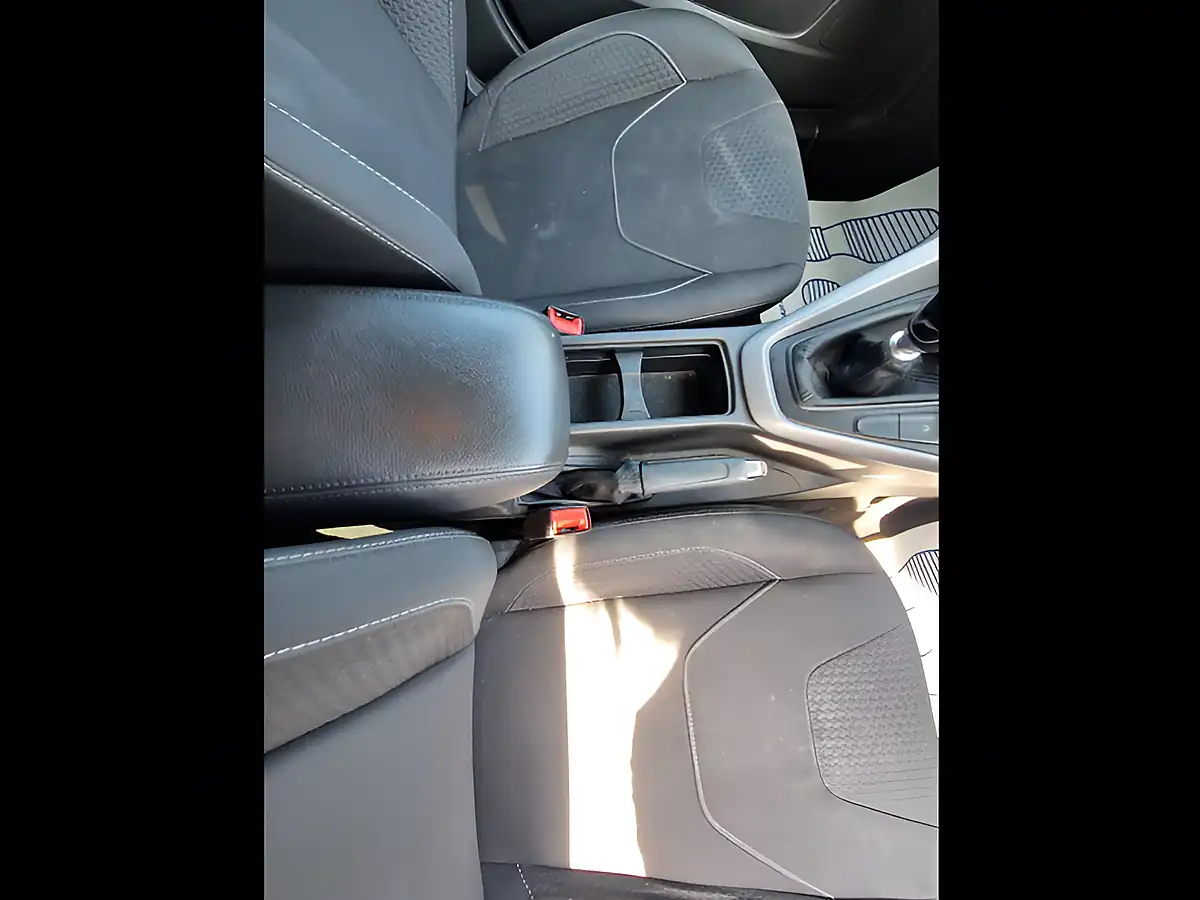 Used 2018 Ford Focus Zetec Edition Blue - Interior and Exterior details 14