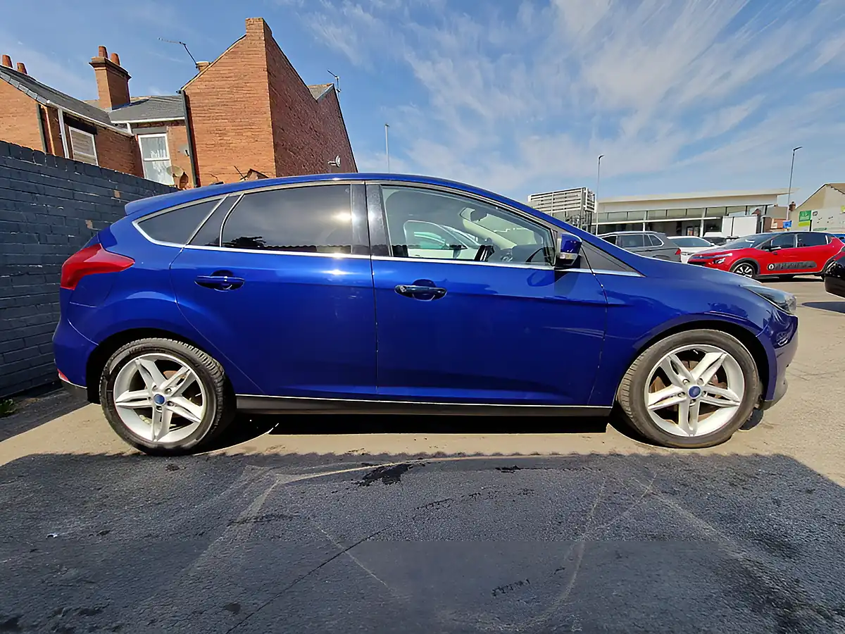 Used 2018 Ford Focus Zetec Edition Blue - Interior and Exterior details 7