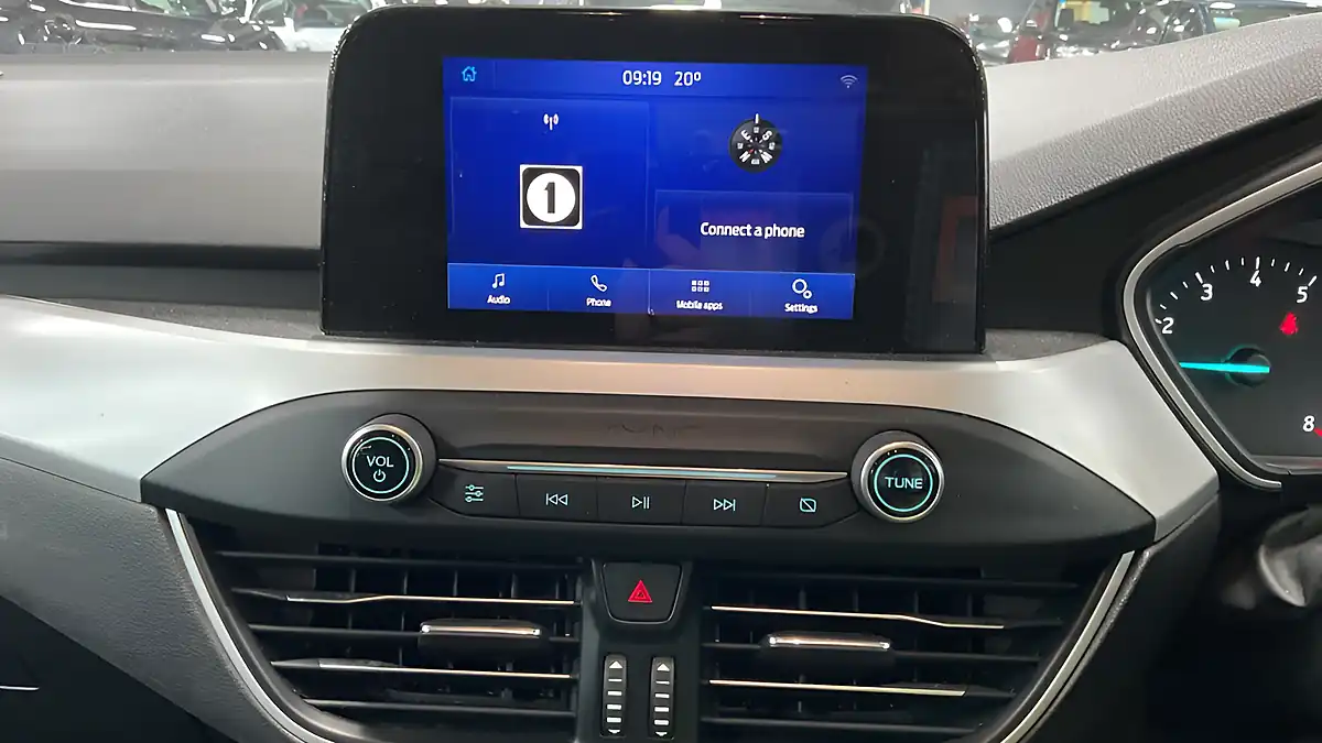 Used 2018 Ford Focus Zetec Grey - Interior and Exterior details 6