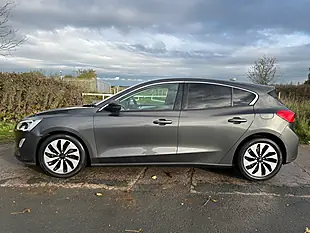 Used 2018 Ford Focus Zetec Grey - Interior and Exterior details 5