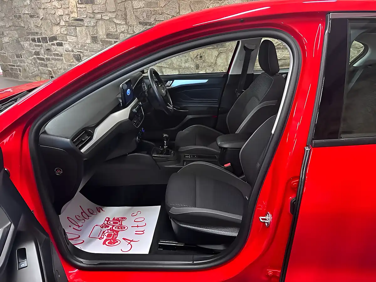 Used 2018 Ford Focus Zetec Red - Interior and Exterior details 14