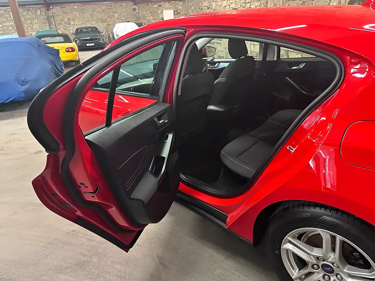 Used 2018 Ford Focus Zetec Red - Interior and Exterior details 20