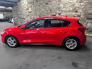 Used 2018 Ford Focus Zetec Red - Interior and Exterior details 8