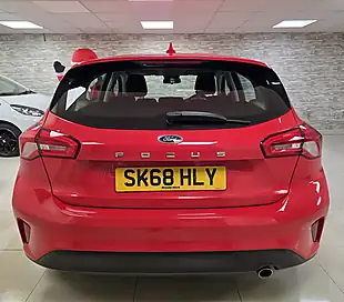 Used 2018 Ford Focus Zetec Red - Interior and Exterior details 10