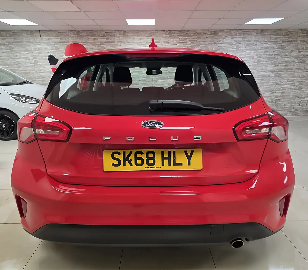 Used 2018 Ford Focus Zetec Red - Interior and Exterior details 10