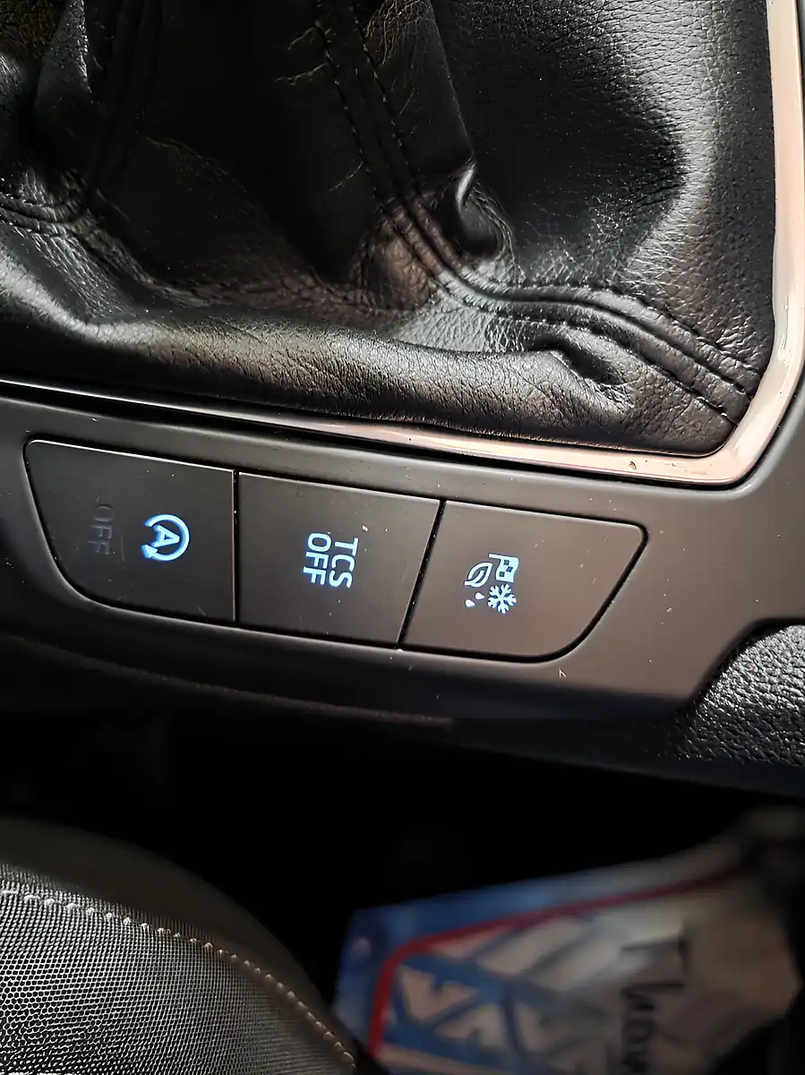Used 2018 Ford Focus Zetec Red - Interior and Exterior details 14