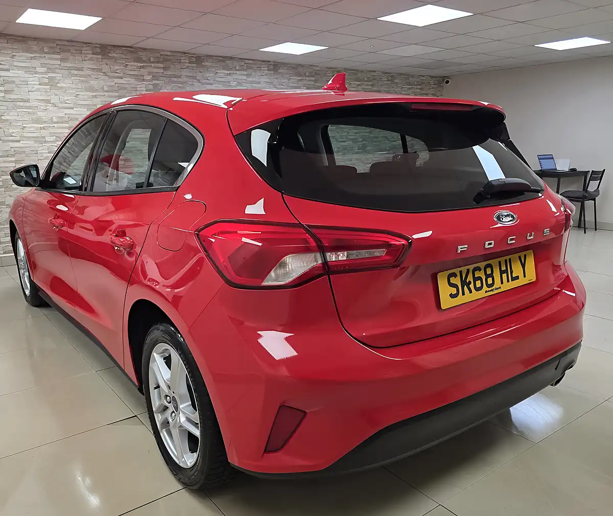 Used 2018 Ford Focus Zetec Red - Interior and Exterior details 4