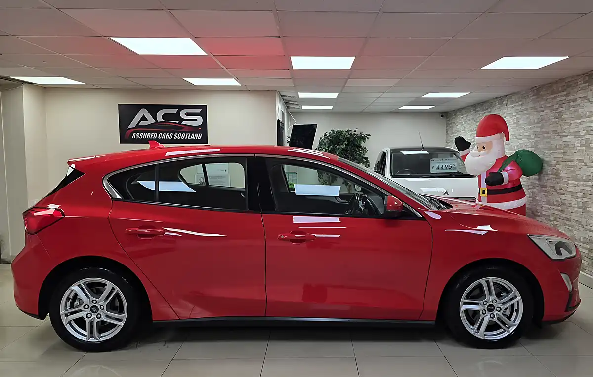 Used 2018 Ford Focus Zetec Red - Interior and Exterior details 9