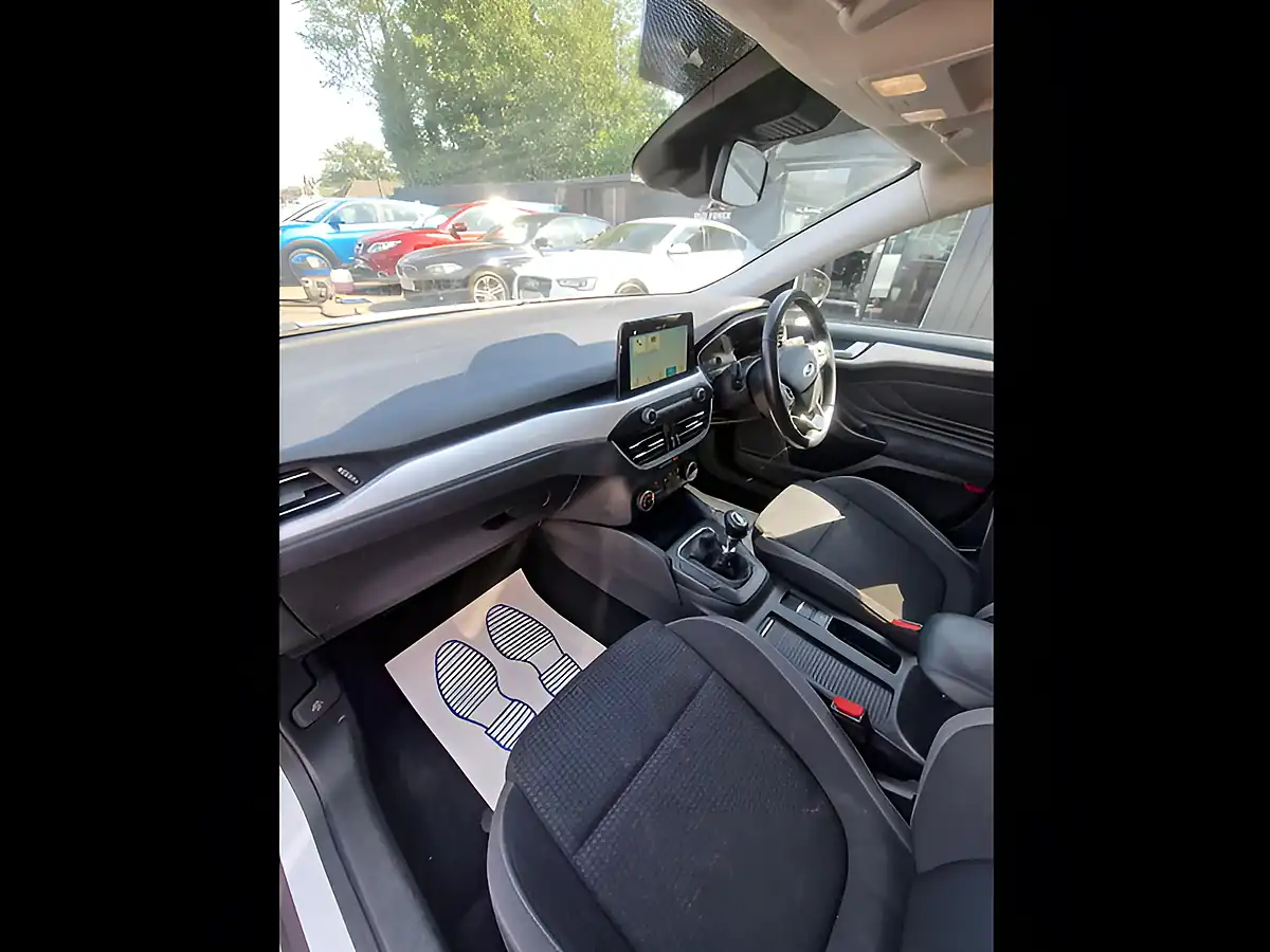 Used 2018 Ford Focus Zetec White - Interior and Exterior details 16