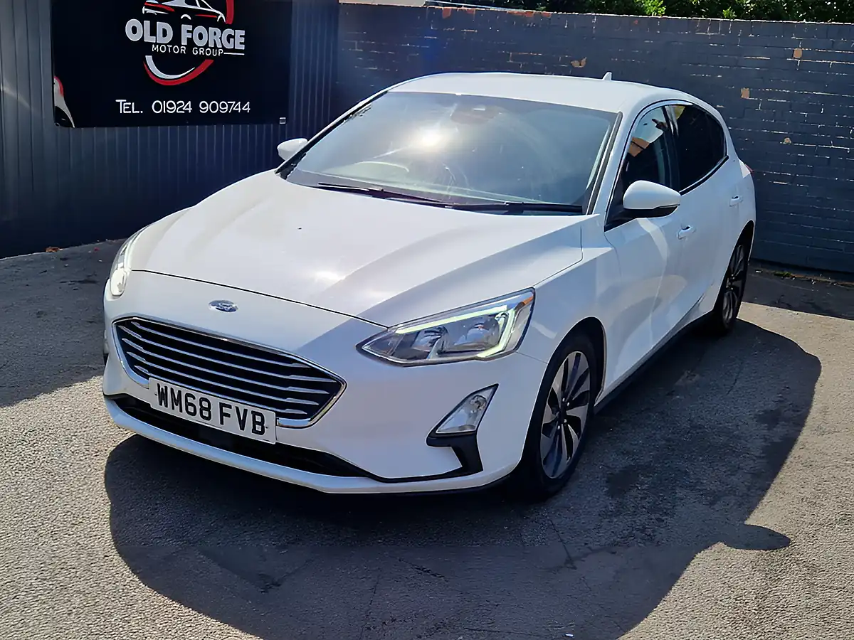 Used 2018 Ford Focus Zetec White - Interior and Exterior details 5