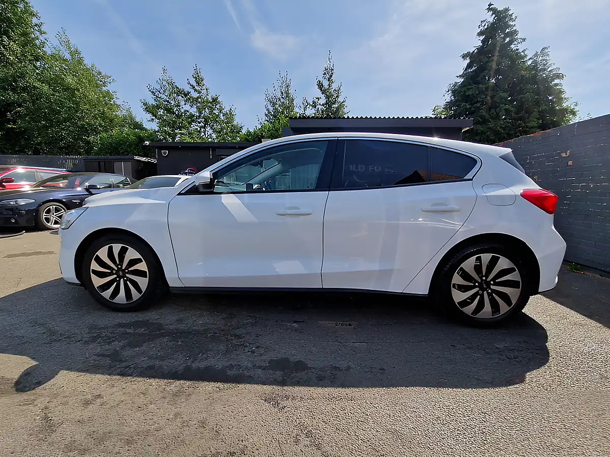Used 2018 Ford Focus Zetec White - Interior and Exterior details 6