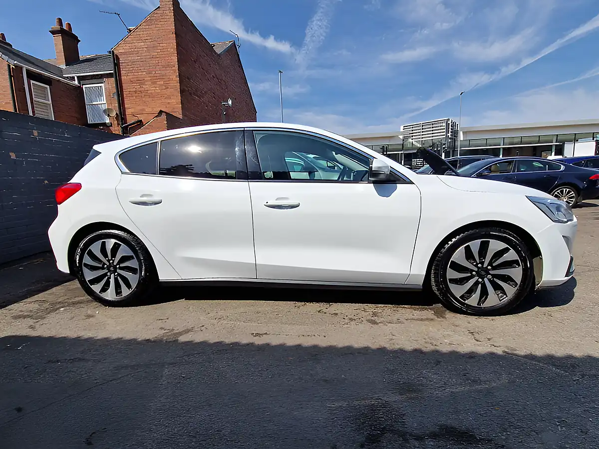 Used 2018 Ford Focus Zetec White - Interior and Exterior details 7