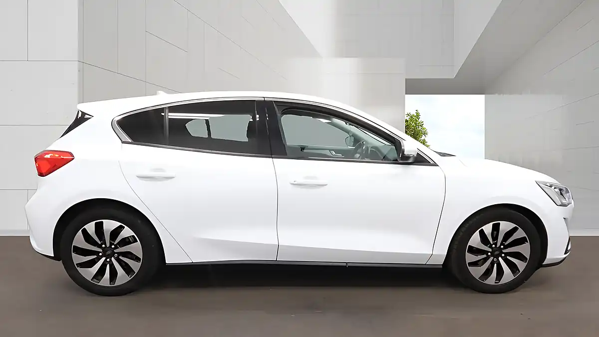 Used 2018 Ford Focus Zetec White - Interior and Exterior details 3