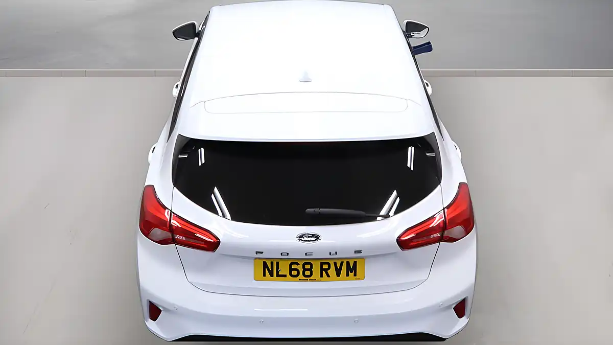 Used 2018 Ford Focus Zetec White - Interior and Exterior details 6