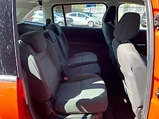 Used 2018 Ford Grand C-Max Titanium Red - Interior and Exterior details 11