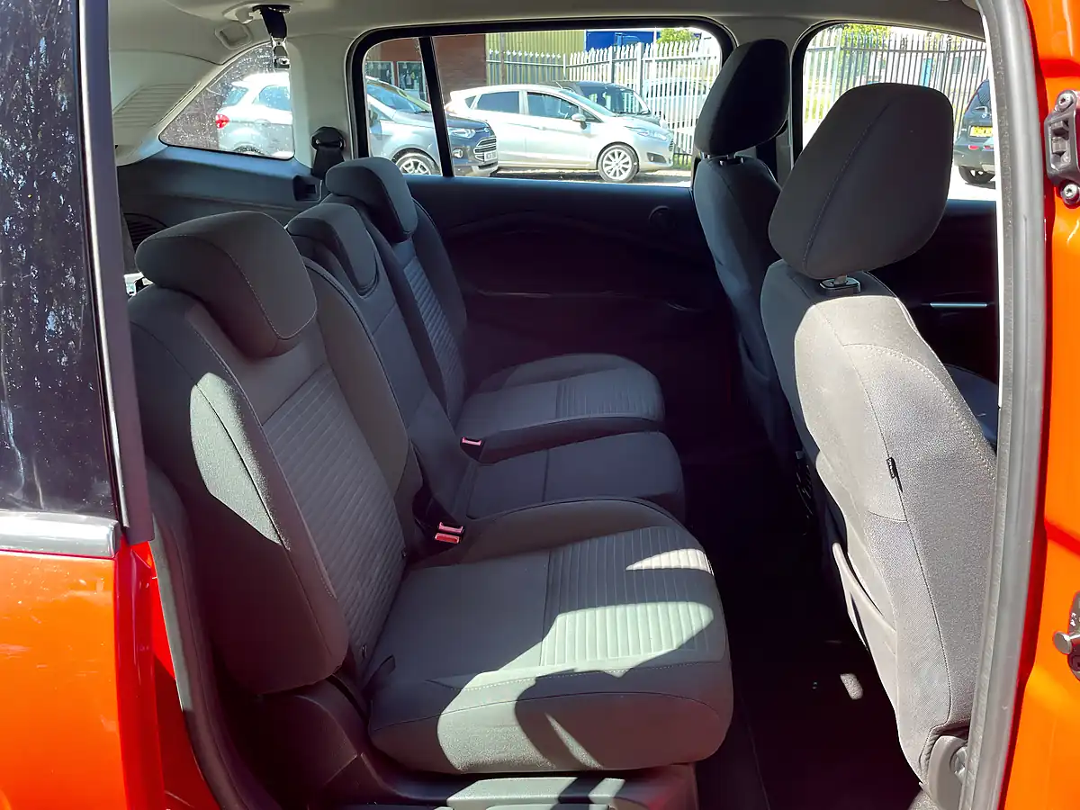 Used 2018 Ford Grand C-Max Titanium Red - Interior and Exterior details 11